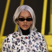 Dva looka Teyane Taylor u Parizu pokazuju za&scaron;to je jedna od najbolje odjevenih žena svijeta