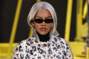 Dva looka Teyane Taylor u Parizu pokazuju za&scaron;to je jedna od najbolje odjevenih žena svijeta