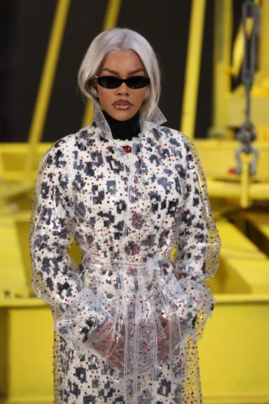 Dva looka Teyane Taylor u Parizu pokazuju za&scaron;to je jedna od najbolje odjevenih žena svijeta