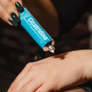 Magija u tubici: Ovo je krema koju mi je mama 'uvalila' i koja mi je ostala najbolji skincare hack ikad