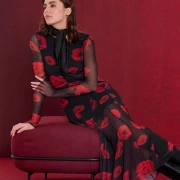 Pa&scaron;e li cvjetna haljina uz te&scaron;ke gležnjače i kako stvoriti savr&scaron;en modni kontrast?