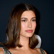 Vi&scaron;e od trenda: Kako je crveno rumenilo ponovno osvojilo svijet ljepote