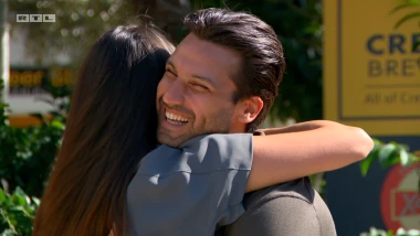 Gospodin Savr&scaron;eni: Spoj koji će uni&scaron;titi prijateljstvo? Rekla je Karlu da ga ne želi upoznati