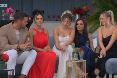 'Gospodin Savr&scaron;eni': Koliko je poljubaca previ&scaron;e? 'Zamisli da se poljubi s tri, četiri cure'