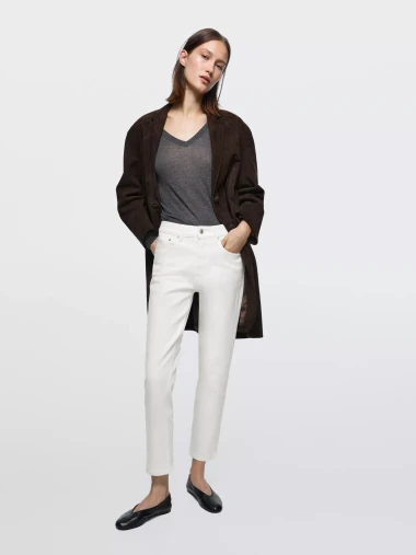 Bezvremenski komad za toplije dane: Bijele traperice u proljetnom izdanju