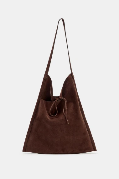 Chic i svestrane: Torbe od bru&scaron;ene kože vladaju proljetnim kolekcijama