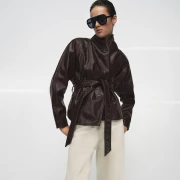 Bezvremenski klasik u novom ruhu: Zara kožne jakne koje obožavamo