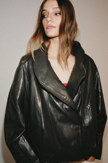 Bezvremenski klasik u novom ruhu: Zara kožne jakne koje obožavamo