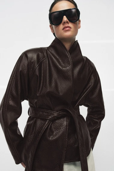 Bezvremenski klasik u novom ruhu: Zara kožne jakne koje obožavamo