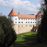 Proljeće u Dvorcu Mokrice - nedjeljni ručak, partija golfa i izlet bez slovenske vinjete