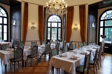 Proljeće u Dvorcu Mokrice - nedjeljni ručak, partija golfa i izlet bez slovenske vinjete