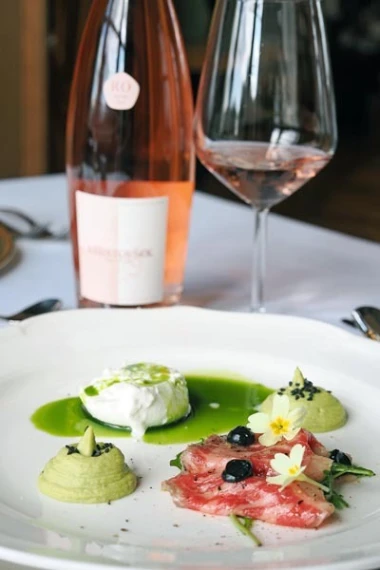 Proljeće u Dvorcu Mokrice - nedjeljni ručak, partija golfa i izlet bez slovenske vinjete