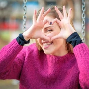 Horoskop za ponedjeljak: Ovnovi bi mogli upoznati nekog zanimljivog, lavovi izvrsno surađuju s drugima