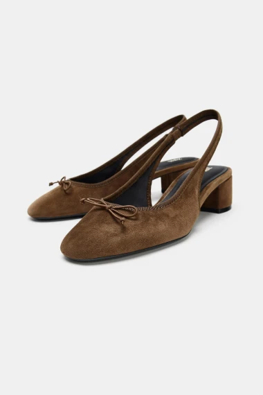 Balerinke s petom su najženstveniji trend sezone, evo kako ih nositi