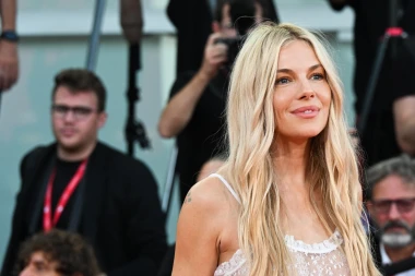 Sienna Miller o trudnoći u 44. godini: 'Za&scaron;to ne osuđujemo mu&scaron;karce koji postaju očevi u 80-ima?'