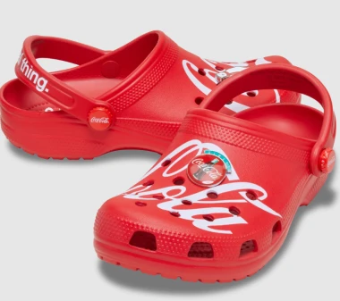 Fenomen Crocsica: Estetski zločin ili najudobnija obuća na svijetu?