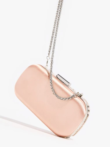 Modni detalji koji 'ne vole' odjeću: Evo kako pametnim trikovima izbjeći o&scaron;tećenja