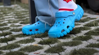 Fenomen Crocsica: Estetski zločin ili najudobnija obuća na svijetu?