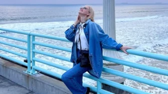 Kraljica jednostavnosti: Jelena Rozga kombinaciju nosivu svaki dan začinila chic detaljem