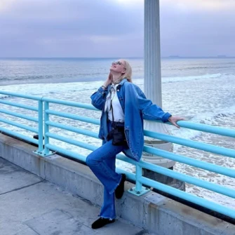 Kraljica jednostavnosti: Jelena Rozga kombinaciju nosivu svaki dan začinila chic detaljem