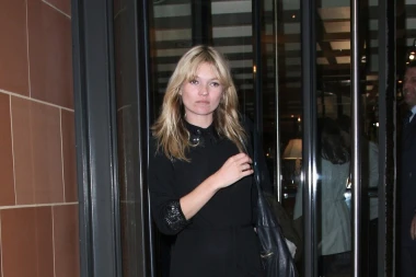 Minimalizam 90-ih opet vlada: Otkrivamo crne komade koji idu uz sve