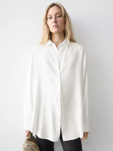 Od ureda do kave u gradu: Bijele bluze i ko&scaron;ulje za svaku priliku