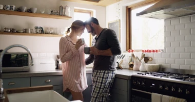 Snaga poljupca od &scaron;est sekundi: Male geste u vezi koje mnogo znače