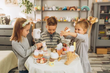 &Scaron;to raditi s djecom dok je ružno vrijeme: Kreativne ideje za zabavu bez ekrana za svaku dob