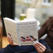 Nova knjiga za roditelje i djecu: Kako odrastati u digitalnom svijetu bez gubitka stvarnog života