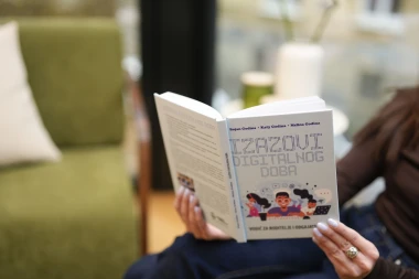 Nova knjiga za roditelje i djecu: Kako odrastati u digitalnom svijetu bez gubitka stvarnog života