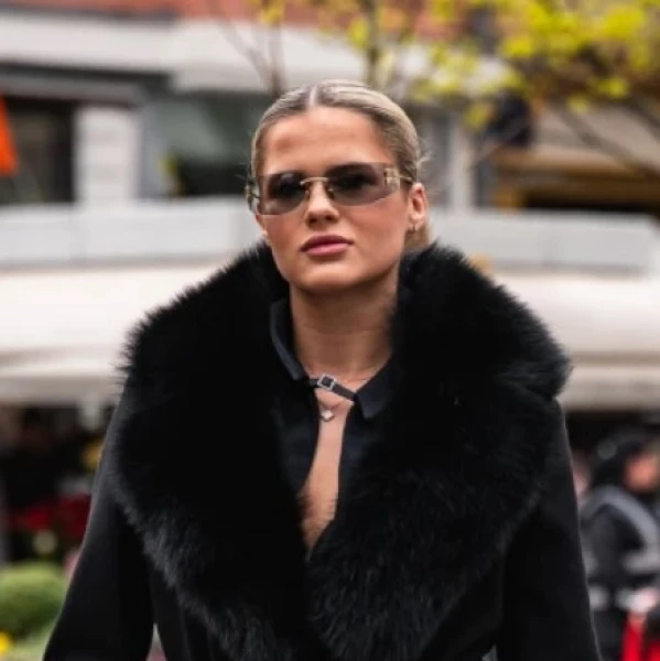 Pogledajte ovu besprijekornu kombinaciju: Ona je dokaz da crna nikad ne izlazi iz mode