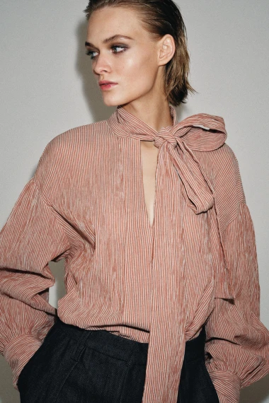 Romantične proljetne bluze: Najženstveniji trend koji obožavamo ove sezone