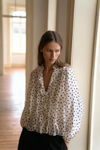 Romantične proljetne bluze: Najženstveniji trend koji obožavamo ove sezone