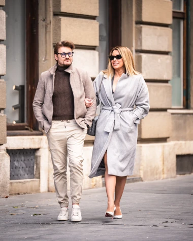 Nives Celzijus mamila poglede na subotnjoj &scaron;pici: Mini haljina i mrežaste čarape za &scaron;etnju centrom Zagreba