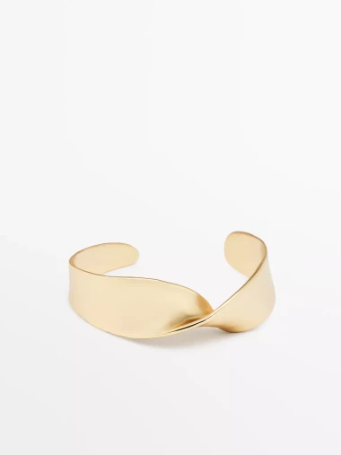 Detalji koji čine razliku: Najljep&scaron;i modni dodaci za razigrane proljetne kombinacije