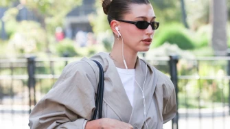 Sunčane naočale iz 90-ih ponovno su hit: Evo kako ih nositi danas