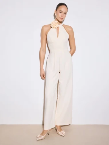 Elegantni kombinezoni kao odlična alternativa svečanim haljinama