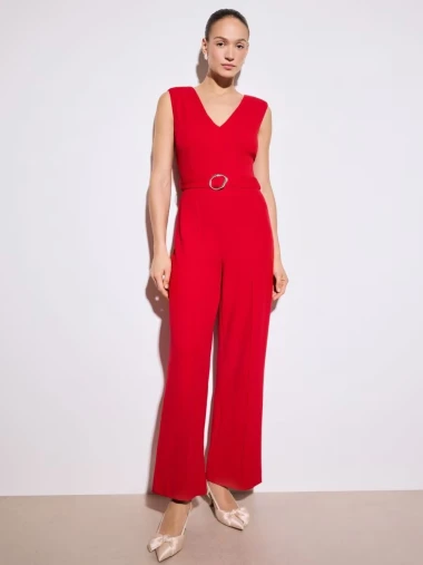 Elegantni kombinezoni kao odlična alternativa svečanim haljinama