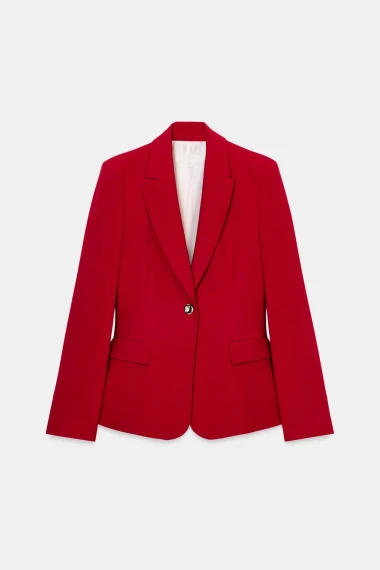 Jarko crvena je hit i ovog proljeća: Otkrivamo kako je nositi i gdje pronaći najbolje komade