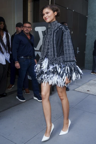 Zendaya osvojila New York s dva outfita: Od romantičnog vela do perja u jednom jutru