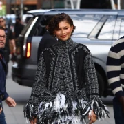 Zendaya osvojila New York s dva outfita: Od romantičnog vela do perja u jednom jutru