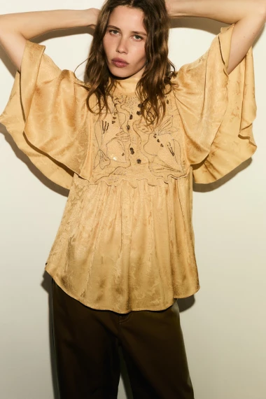 Trend koji obožavamo: Bluze s vezom savr&scaron;ene za traperice i suknje