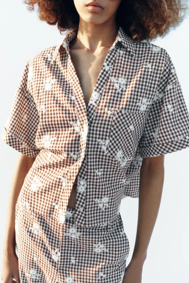 Trend koji obožavamo: Bluze s vezom savr&scaron;ene za traperice i suknje