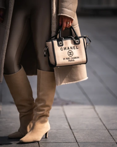 Zagrebačka &scaron;pica obožava Chanel: Elegantna plavu&scaron;a pokazala kako nositi nježne nijanse