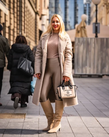 Zagrebačka &scaron;pica obožava Chanel: Elegantna plavu&scaron;a pokazala kako nositi nježne nijanse