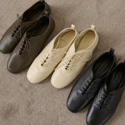 Povratak bezvremenskog modela: Derby cipele su novi favorit sezone