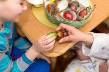 Uskrs diljem Hrvatske: Tucanje pisanica, pucanje i vuzmenice, svi slave Isusovo uskrsnuće