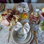 Sretan Uskrs! 50 fotografija uskrsnog doručka na&scaron;ih čitatelja - svi stolovi su prekrasni na svoj način