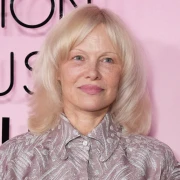 Kad elegancija susretne karizmu: Pamela Anderson i Sharon Stone opet briljirale