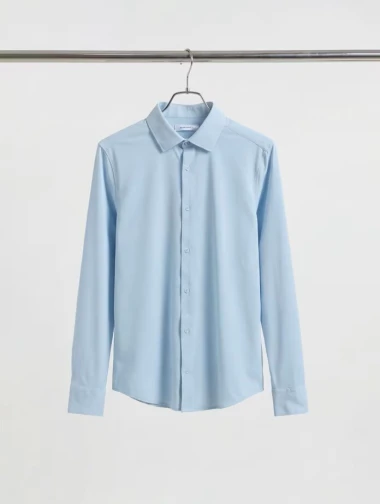 Modna stilistica Alma: Treba li za krizmu djevojka odjenuti toaletu, a mladić prvo odijelo?